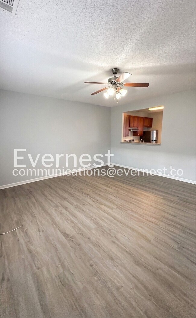 Photo - 8610 Thomas Ln