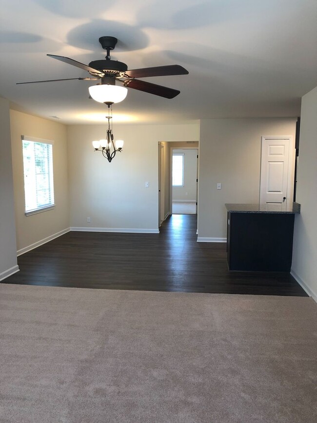 Photo - The Madison End Unit Unit 8264 Yorkshire Drive