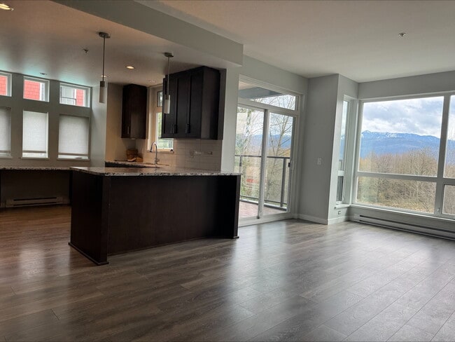 Photo - 2242-2242 Whatcom Rd