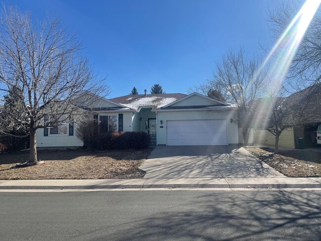 Building Photo - Ranch Home in Great Location