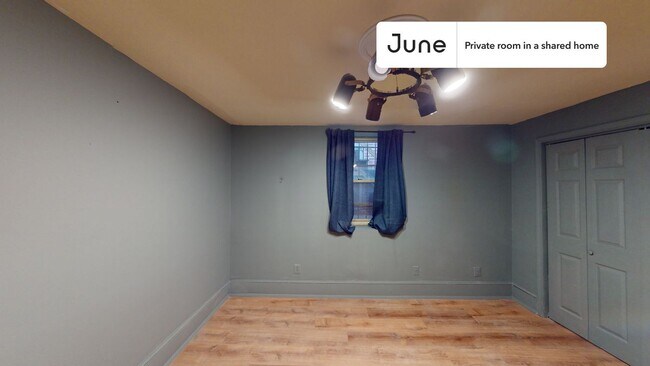 Room in Shared 5 bed/2 bath home in Columbia Heights