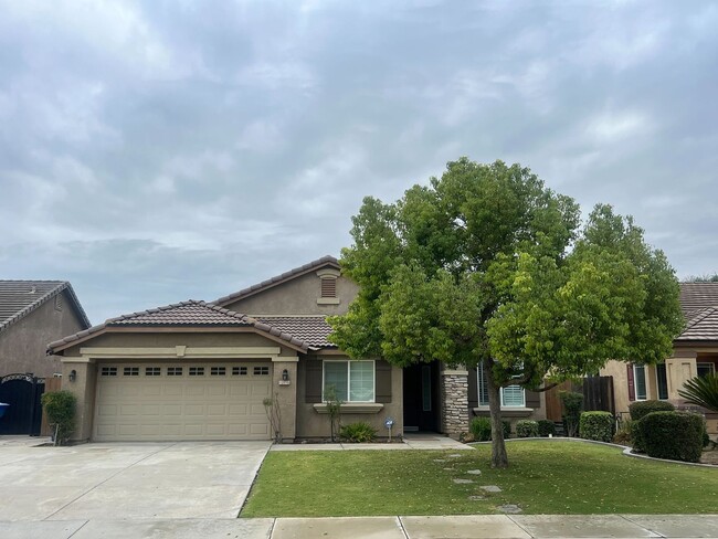 Building Photo - NW Beautiful Home For Rent