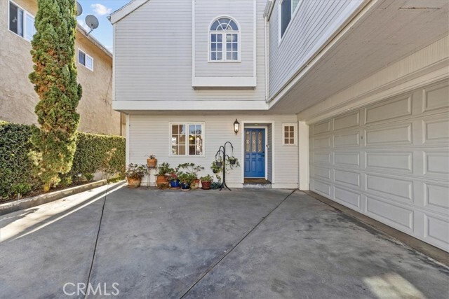 Photo - 2004 Manhattan Beach Blvd Townhome