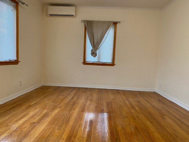 Photo - 75-03-7198 198th St Unit 1st FL and basement