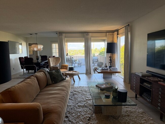 Photo - UNFURNISHED, Rimcrest Mid Modern, Long Term