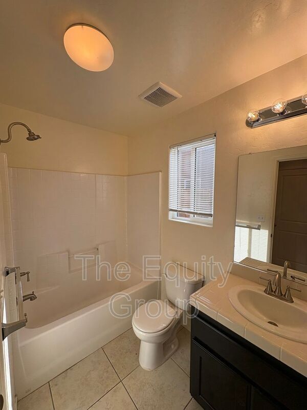 Photo - 2132 E Sweet Ave