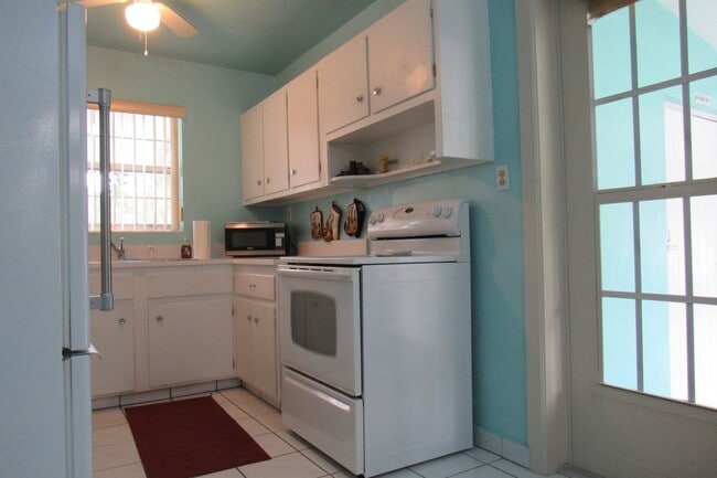 Photo - Single Family Home with Private Pool - 2 Bedroom plus bonus room!