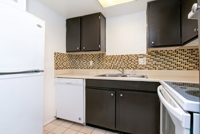 Photo - 944 N Lake Destiny Rd Unit F