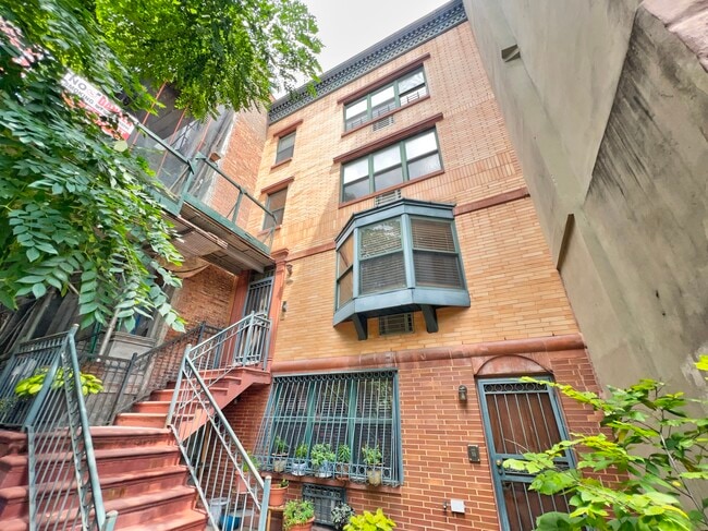 Building Photo - 233 W 121st St Unit 2 Rental
