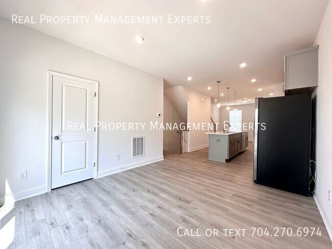 Photo - 5008 Layman Dr