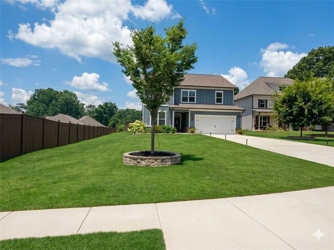 Photo - 580 Briard Dr
