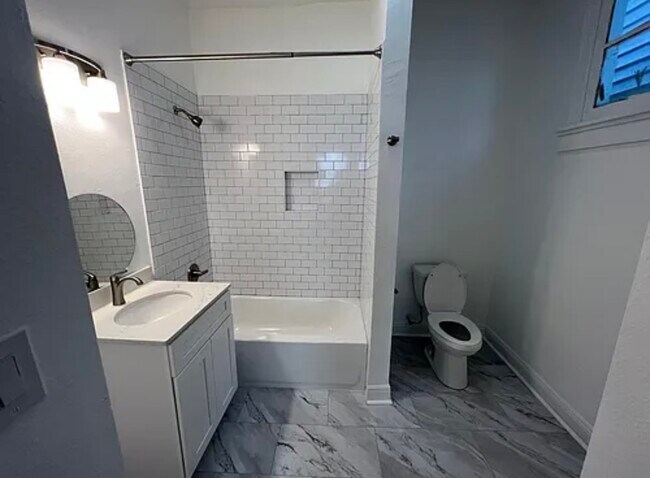 Photo - 2736 Palmyra St