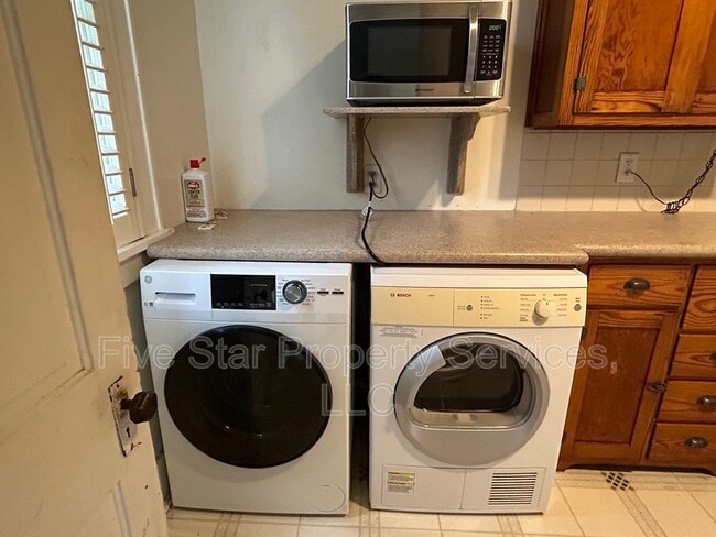 Photo - 908 E Reservoir St