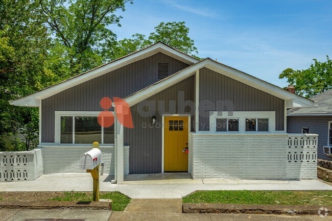 Building Photo - 1813 E 4th St Rental