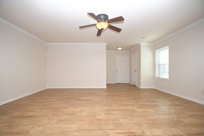 Photo - 3306 Southern Grove Ln