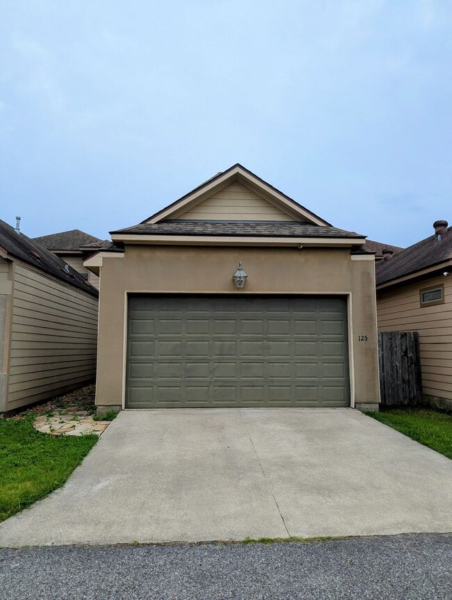 Photo - Luxury Awaits in Miramar!