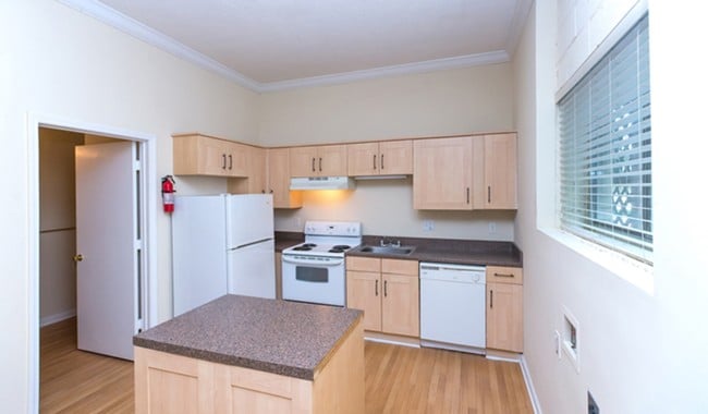 Kitchen - Cooper Lake