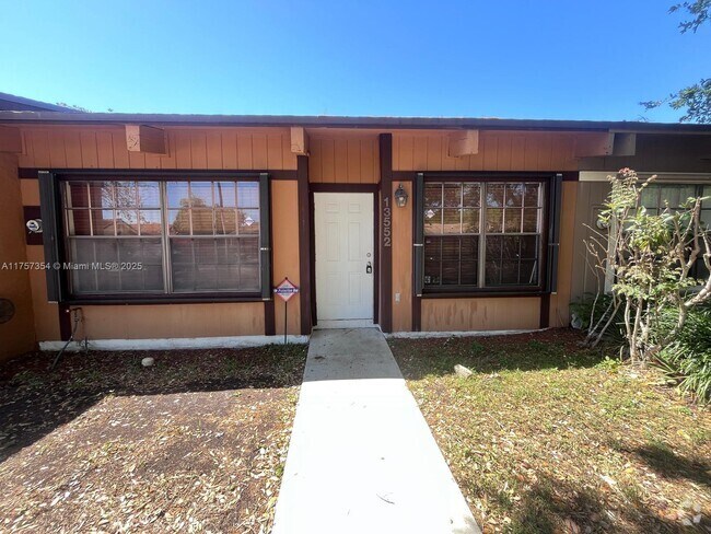 Building Photo - 13552 SW 102nd Ln Rental