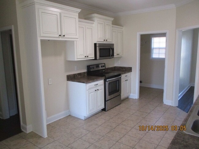 Photo - 634 Winifred Rd