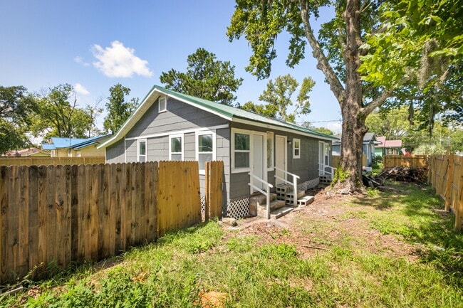 Building Photo - 260 Vernis Ave Rental