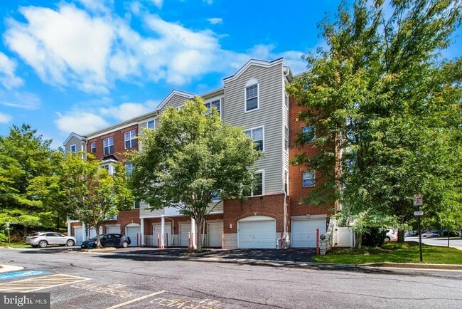 Building Photo - 5900 Great Star Dr Unit 307