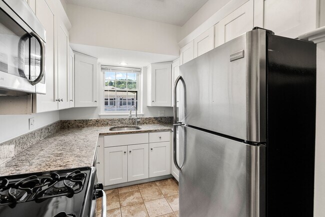 Photo - 10 Lake Shore Ct Unit 3