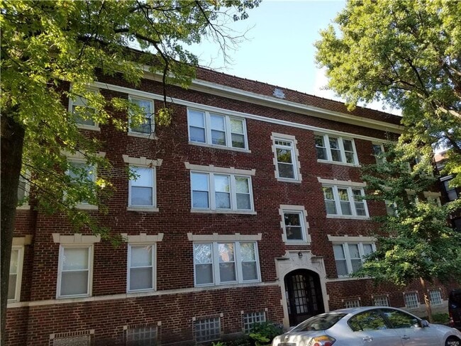 Building Photo - 6318 N Rosebury Ave Rental