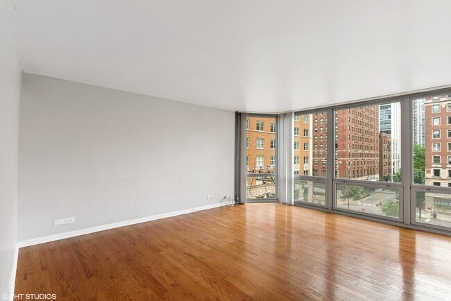 Photo - 21 W Goethe St Unit 5F