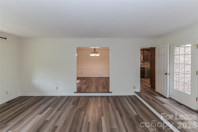 Photo - 2630 Fernbank Dr