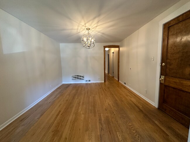 Photo - 4548 N Long Ave Unidad 1