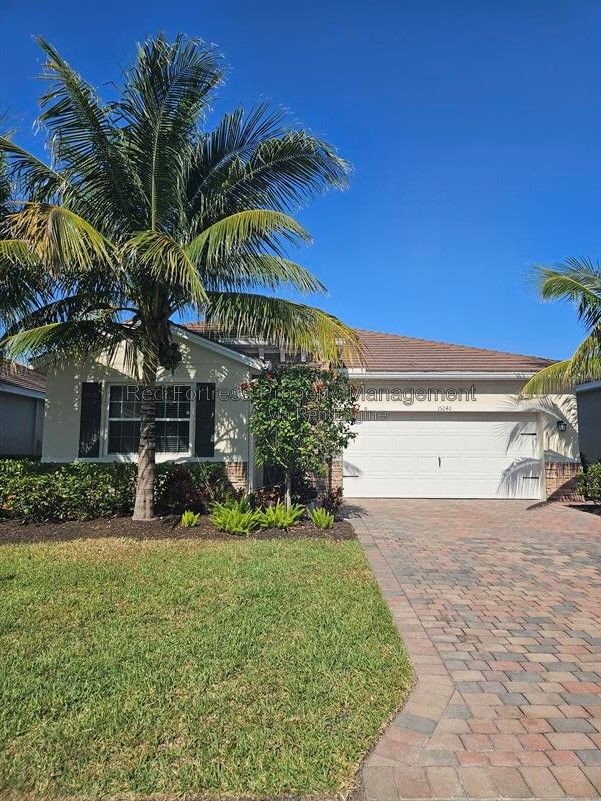 Building Photo - 15240 Floresta Ln