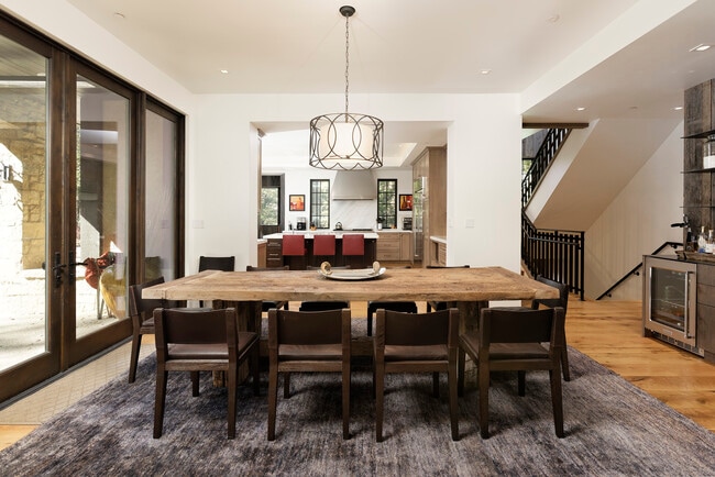 Photo - 235 Exhibition Ln