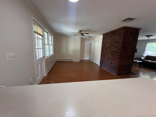 Photo - 185 Sequoia Rd