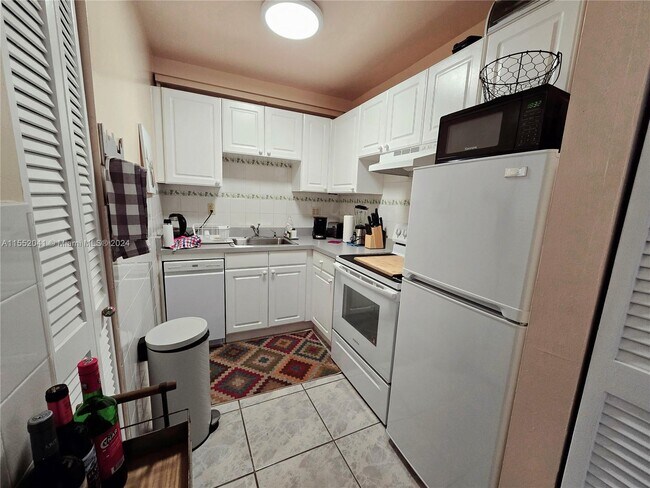 Photo - 3716 NE 168th St Unit 405