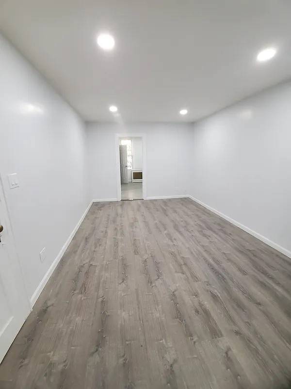 5321 Skillman Ave House House Rental in Queens, NY