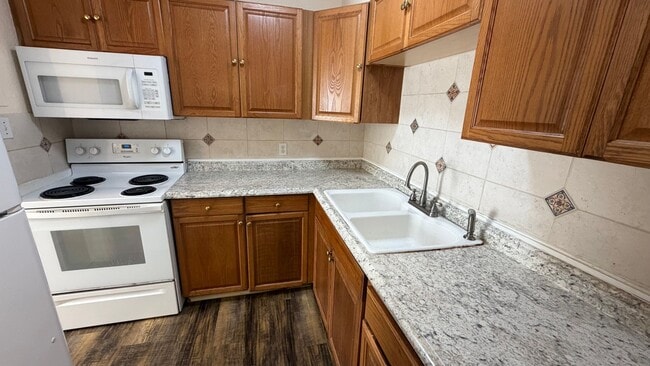 Photo - 300 N James Ave