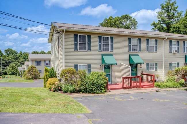 Photo - 3 Bedroom / 2.5 Bath Condo - Johnson City, TN