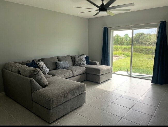 Photo - 708 Corbin Cir SW