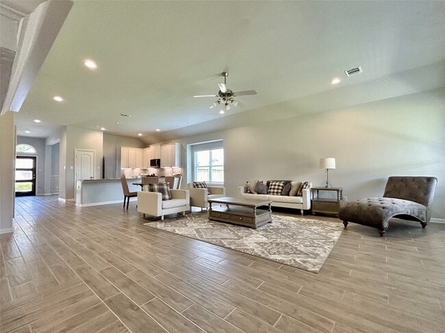 Photo - 18519 Lilliput Ln