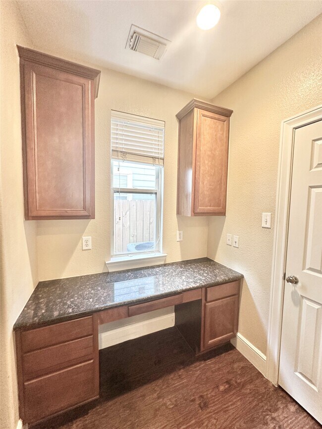 Photo - 43 Panterra Way