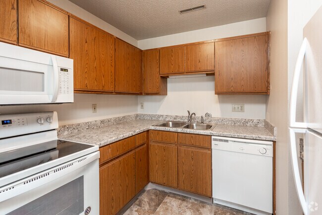 3BR - Kitchen - 225 Hyland
