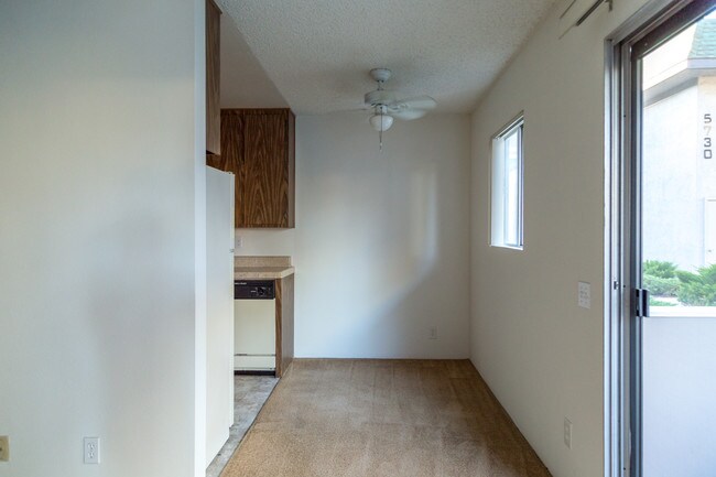 2 BD- Dining Area - 5720 Gaines St Unit 26