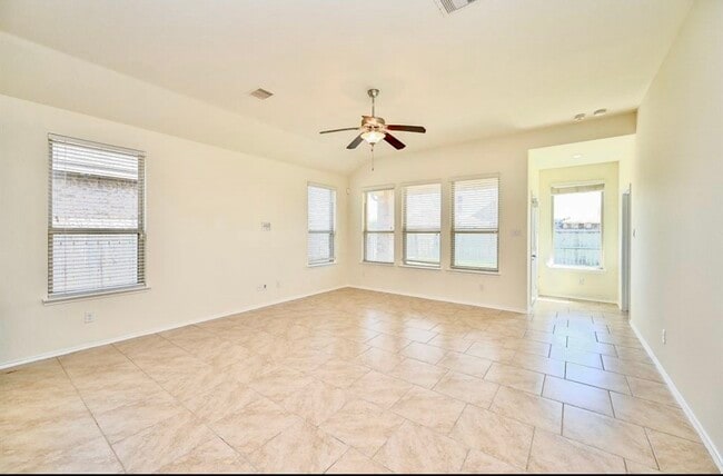 Photo - 4511 Stolz Trail