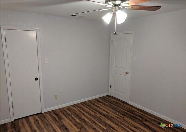 Photo - 1002 Charisse St