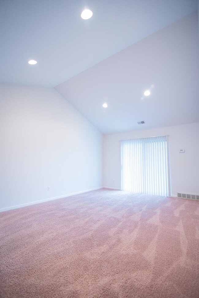 Pinewoods Circle Apartments Romulus, MI