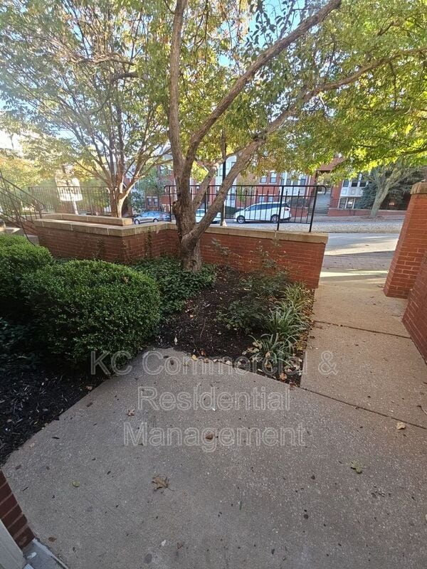 Photo - 530 W 10th St Unit #530