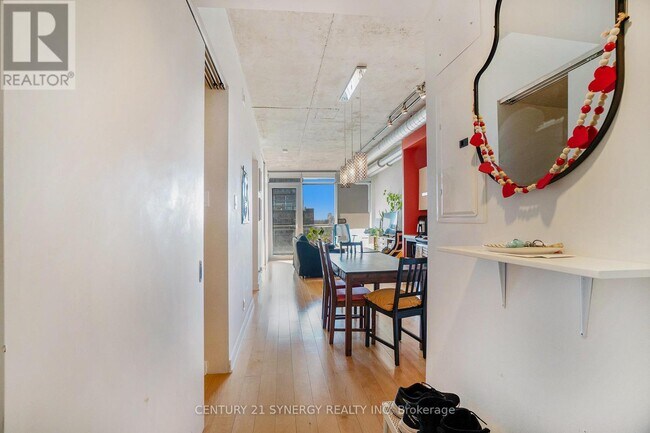 Photo - 340 McLeod St Unit 633