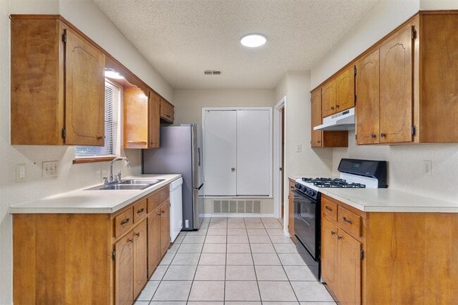 Photo - 2805 Davis St