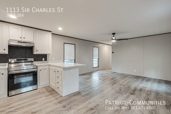 Photo - 1113 Sir Charles St