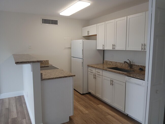 Photo - 639 Executive Center Dr Unit O-204